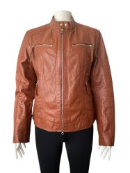 Дамско кожено яке с джобчета, копчета и цип CIGNO NERO L