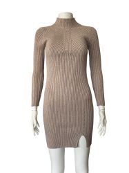 Плетена дамска рокля с поло яка, копчета и цепка XS