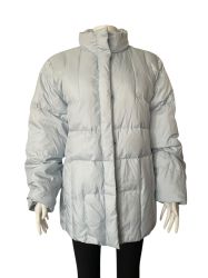 Светло синьо дамско зимно яке с джобове, копчета и цип L