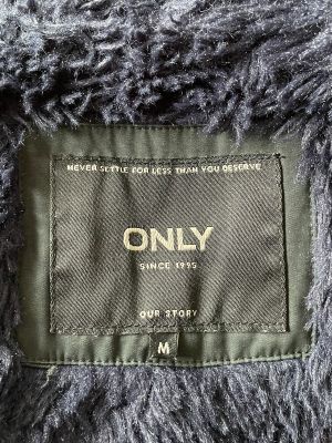 Дамско зимно яке ONLY M