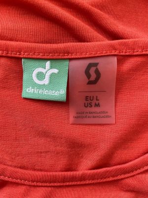  Дамска блуза с къс  DRIRELEASE L