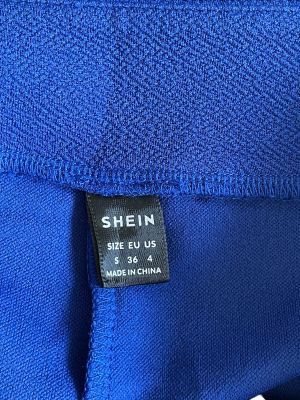 Дамски къси панталони SHEIN S