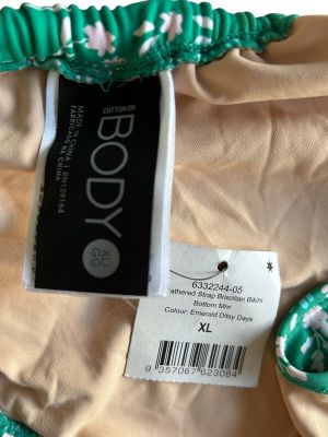  Дамско долнище на бански BODY XL