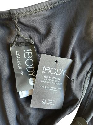  Дамско долнище на бански BODY M