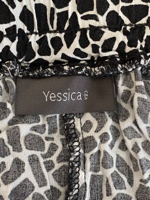 Дамски панталон YESSICA L