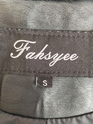 Дамско яке FAHSYEE S