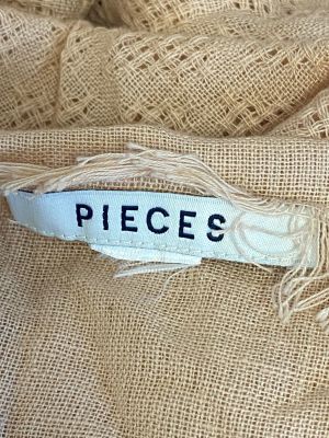 Дамски шал PIECES