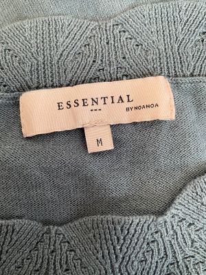 Дамска рокля ESSENTIAL M