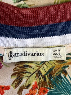 Дамско преходно яке STRADIVARIUS S
