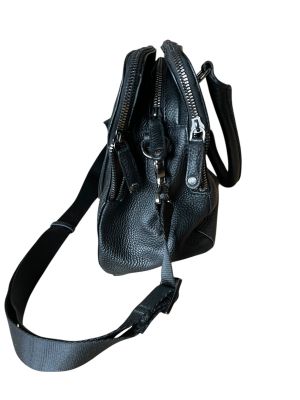 Кожена дамска чанта BUGATTI