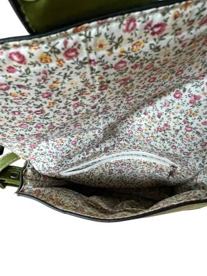 Зелена кожена дамска чантичка за през рамо