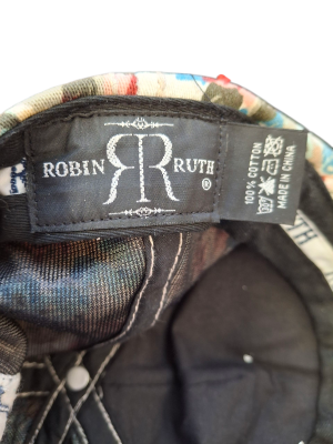 Шапка с козирка ROBIN RUTH