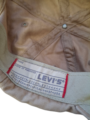 Шапка с козирка LEVI'S 
