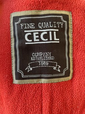Червено дамско преходно яке с качулка CECIL S
