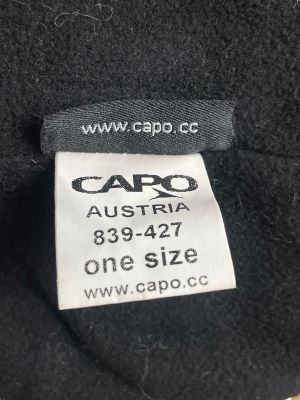 Черна плетена шапка с козирка и помпон CAPO ONE SIZE