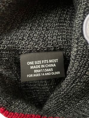 Червена плетена шапка ONE SIZE