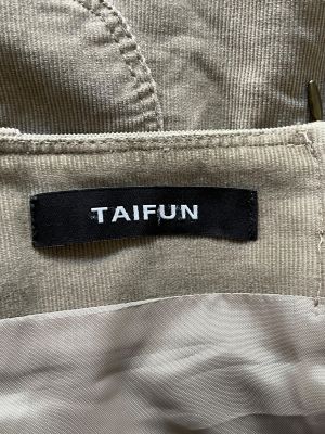 Дамска пола с джобчета и цепка TAIFUN L