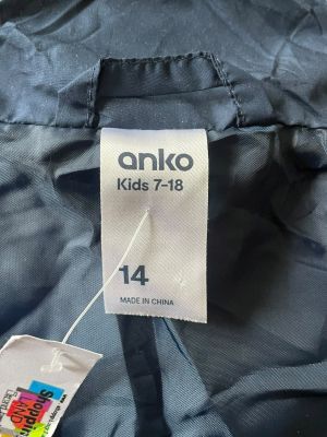 Дамски елек с джобчета и цип ANKO L