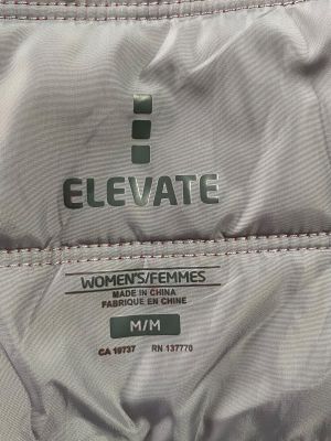 Дамско елече с джобчета и цип ELEVATE M