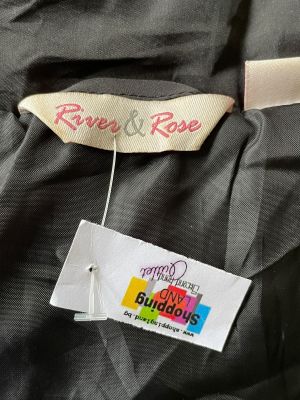 Дамско елече с джобове, копчета и цип RIVER & ROSE S