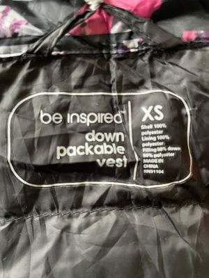 Дамско елече на цветя, с джобове и цип BE INSPIRED XS