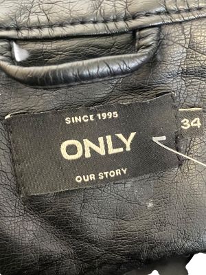 Дамско кожено яке с джобове, копчета и ципове ONLY XS