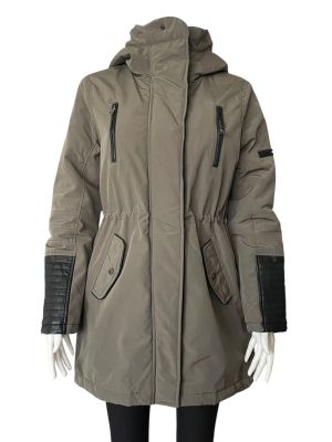 Дамско зимно яке с джобове, копчета, пухкава качулка и ципове AMISU M