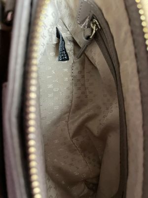 Дамска чанта от естествена кожа DKNY