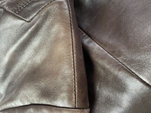 Дамско кожено яке с джобове и копчета GADDIS M