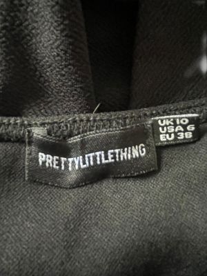 Дамска рокля PRETTYLITTLETHING M