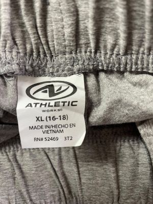 Дамски спортни къси панталони ATHLETIC WORKS XL